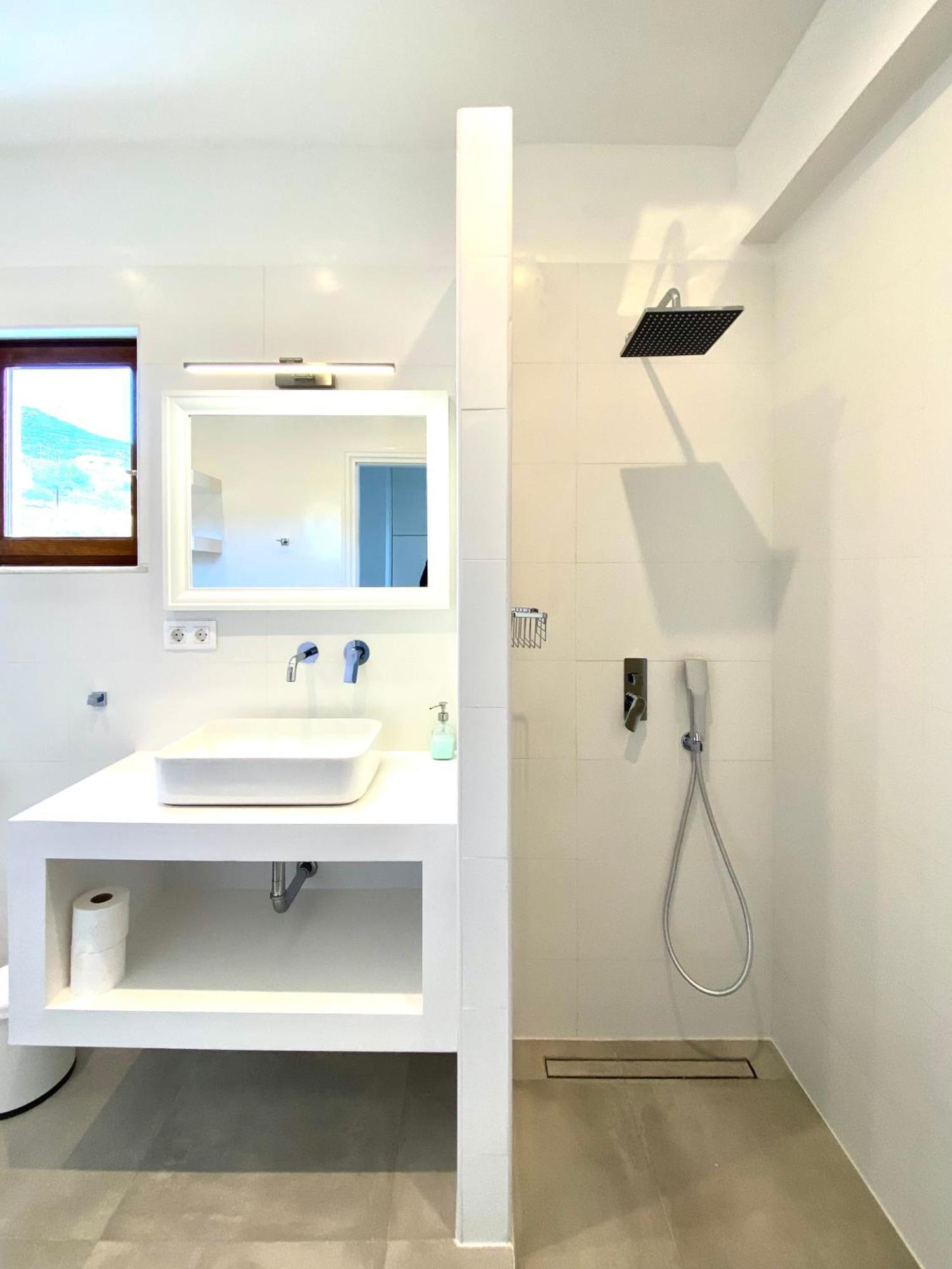 קריסטוס Beach House Set In A Beautiful Bay מראה חיצוני תמונה